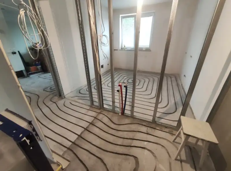 Remont z montażem ogrzewania podłogowego bez kucia – mieszkanie w Gdyni