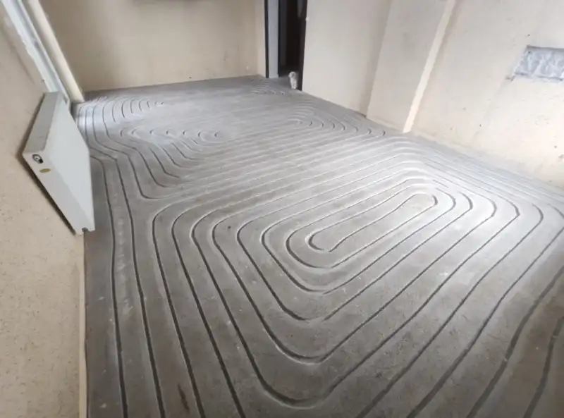 Frezowanie betonu i układanie rur podczas renowacji – Sopot