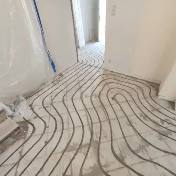 Podłogówka frezowana w trakcie remontu generalnego – Gdańsk