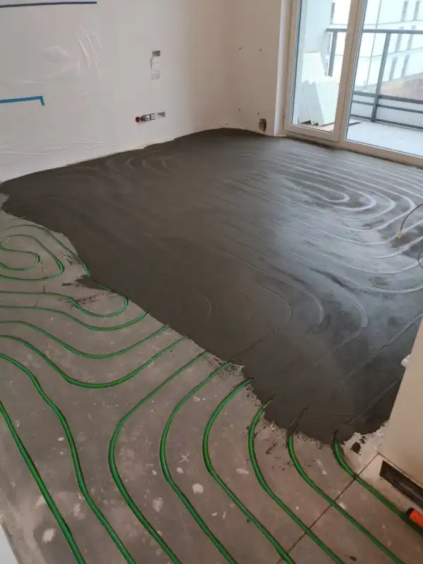 Frezowanie podłogi w bloku mieszkalnym – Gdynia